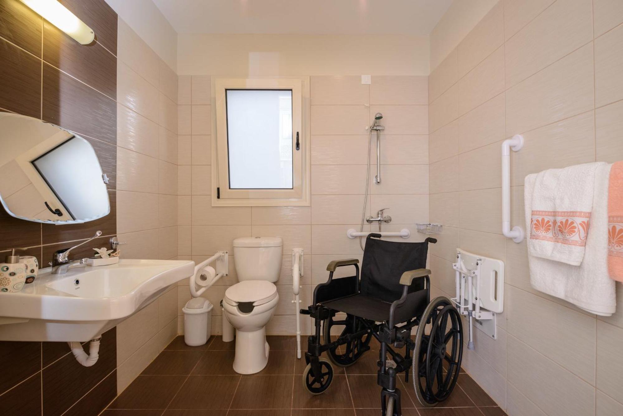 Aksos Suites Accessible Accommodation Agia  Oda fotoğraf